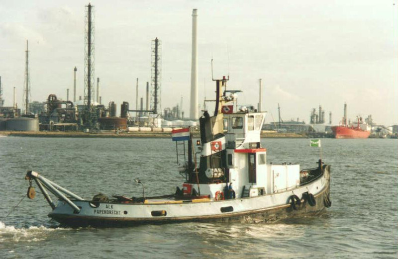 De eerste ploegboot van Baggerbedrijf De Boer